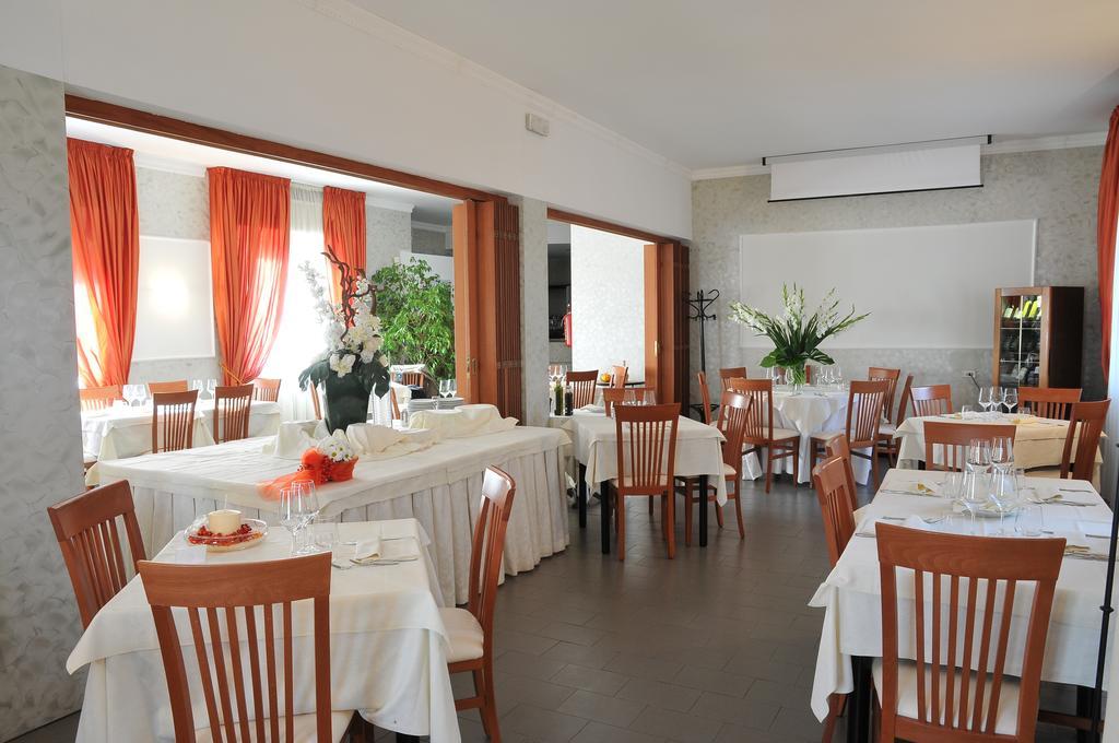 Hotel Mini Palace - Country House Molinella Bagian luar foto