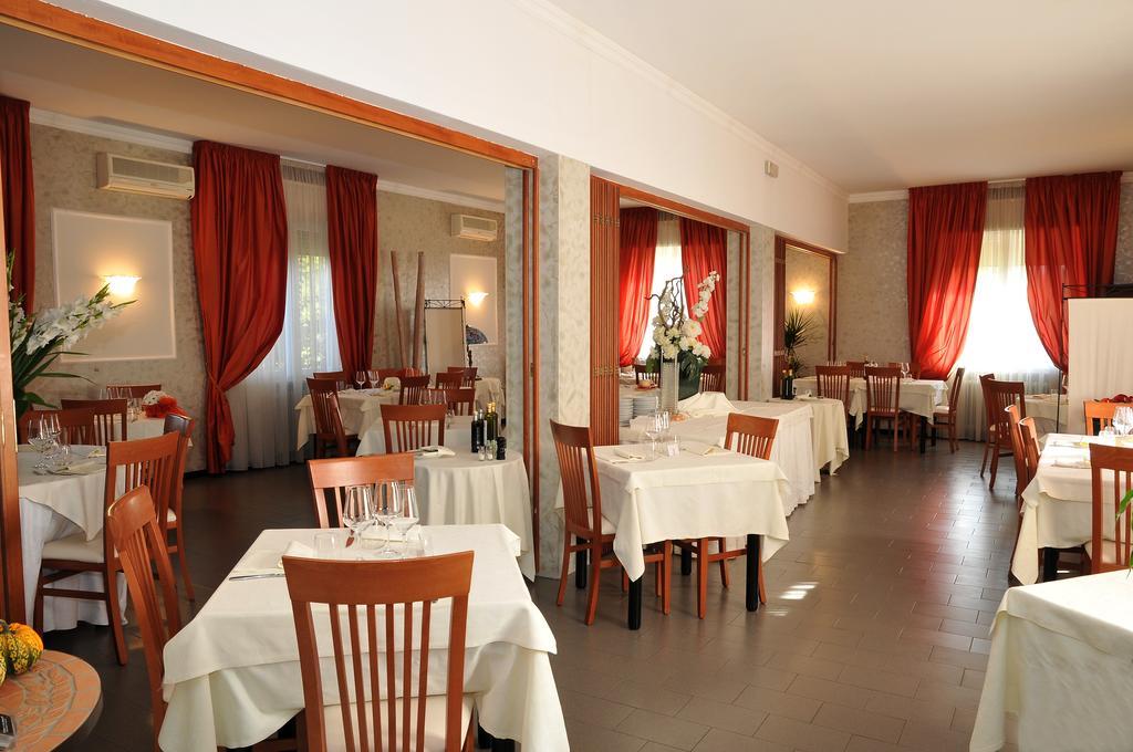 Hotel Mini Palace - Country House Molinella Bagian luar foto