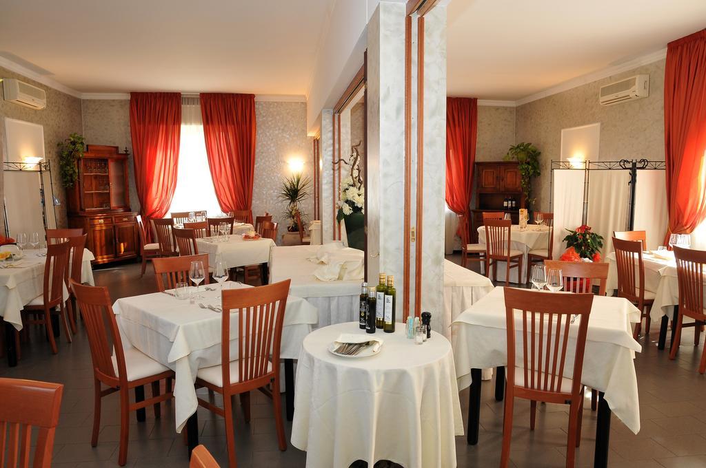 Hotel Mini Palace - Country House Molinella Bagian luar foto