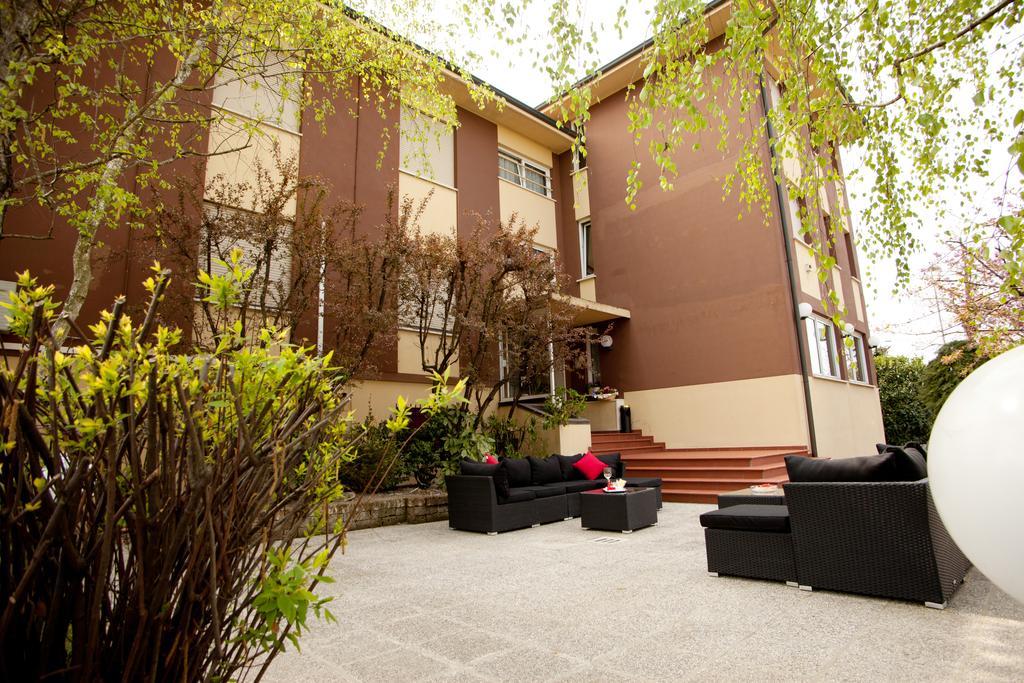 Hotel Mini Palace - Country House Molinella Bagian luar foto
