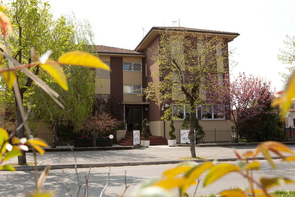 Hotel Mini Palace - Country House Molinella Bagian luar foto