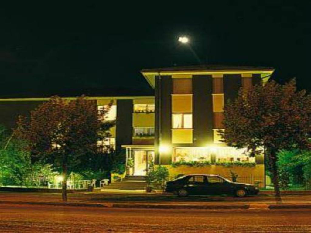 Hotel Mini Palace - Country House Molinella Bagian luar foto