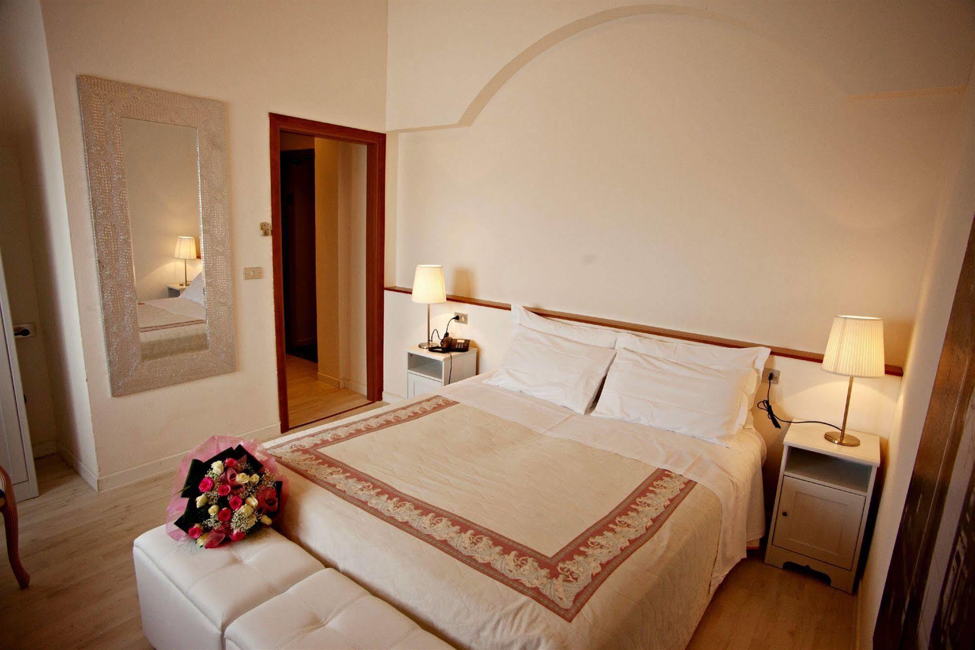 Hotel Mini Palace - Country House Molinella Bagian luar foto